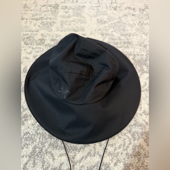 Arc’teryx Black Wide Lightweight Hat - Picture 3 of 4